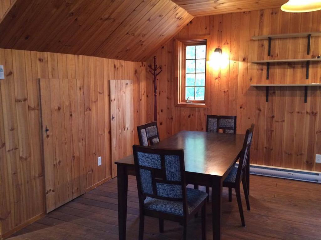 Le Chalet Apartment Шауиниган Екстериор снимка