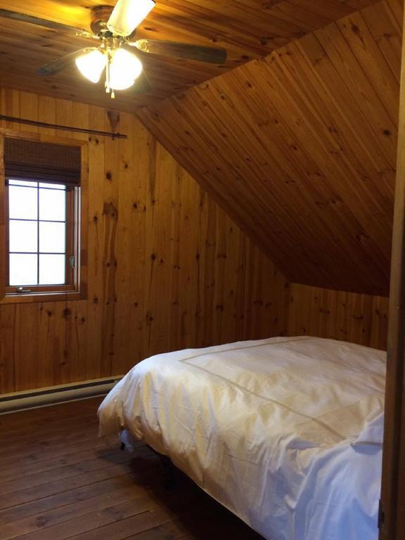 Le Chalet Apartment Шауиниган Екстериор снимка