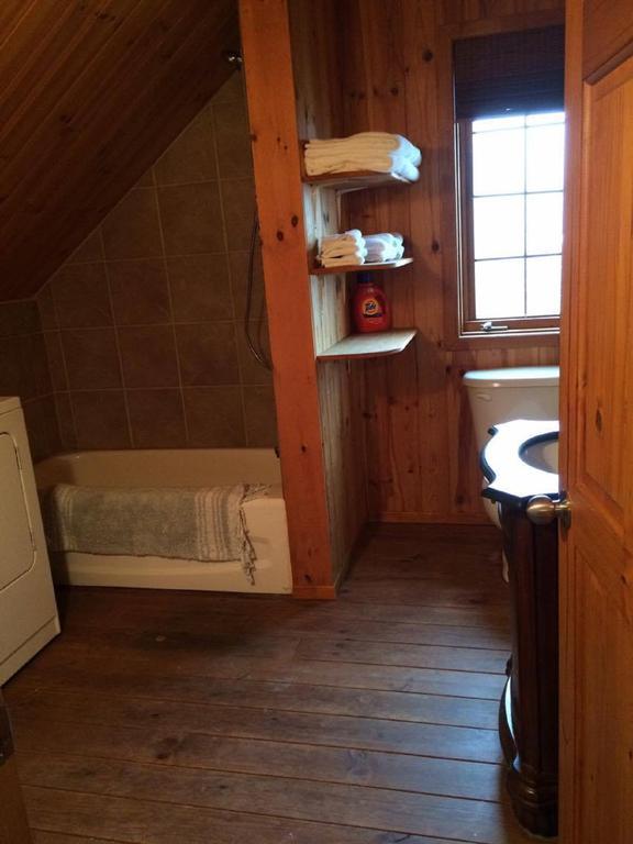 Le Chalet Apartment Шауиниган Екстериор снимка