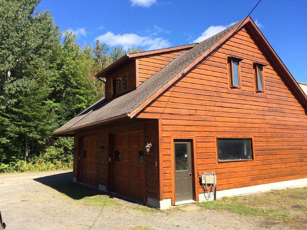 Le Chalet Apartment Шауиниган Екстериор снимка